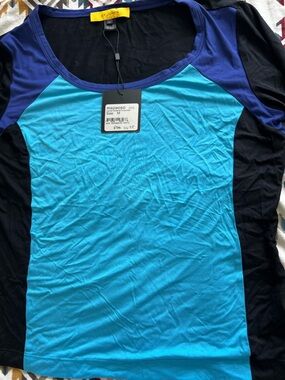 St. John Turquoise & Navy Scoop Neck Colorblock Tee